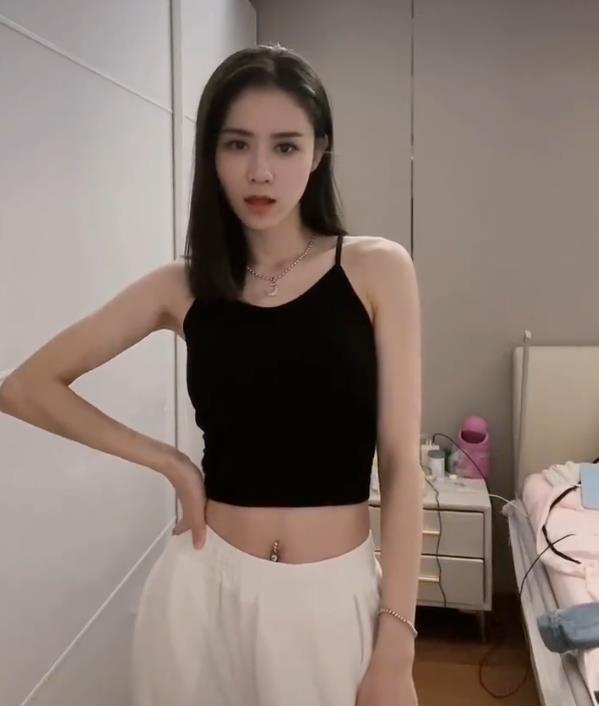 怀远股票 林峰老婆520晒网图P掉商家logo，被发现后又删除评论